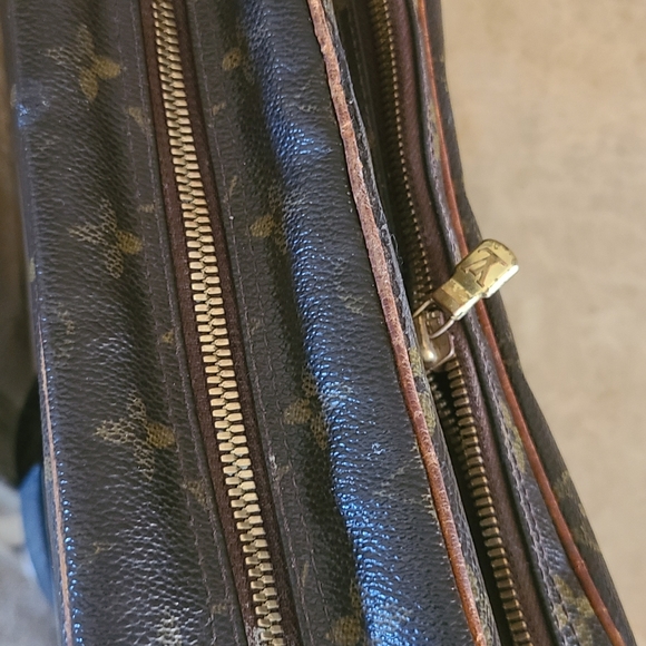 Authentic LV Nile - Picture 9 of 10